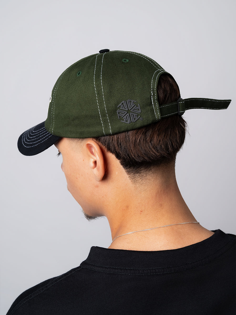 DAD HAT LOGO RELEVO GREEN